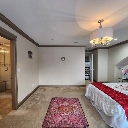 Empress Madani Palace Hotel Суррей Экстерьер фото