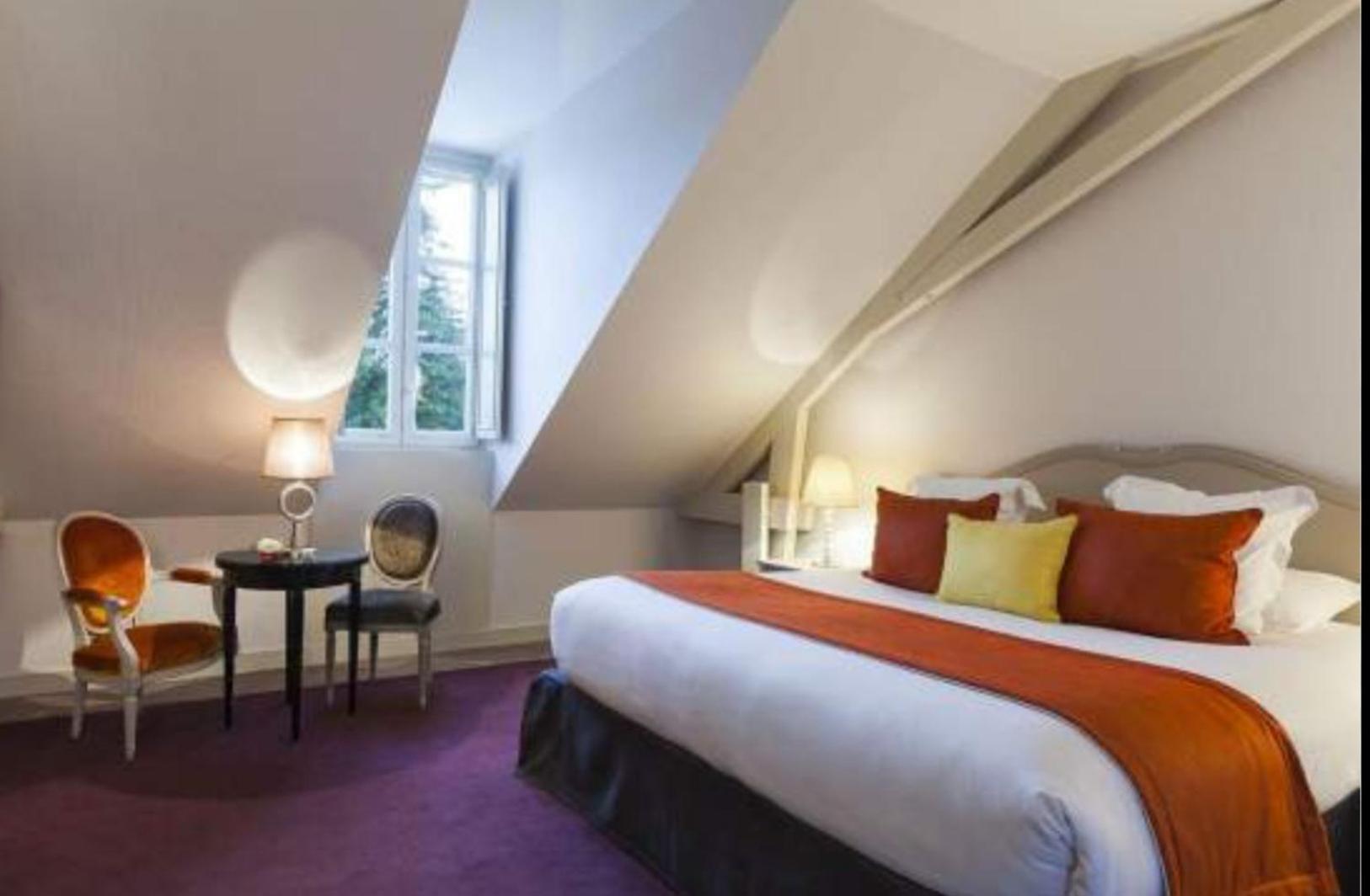 Empress Madani Palace Hotel Суррей Экстерьер фото