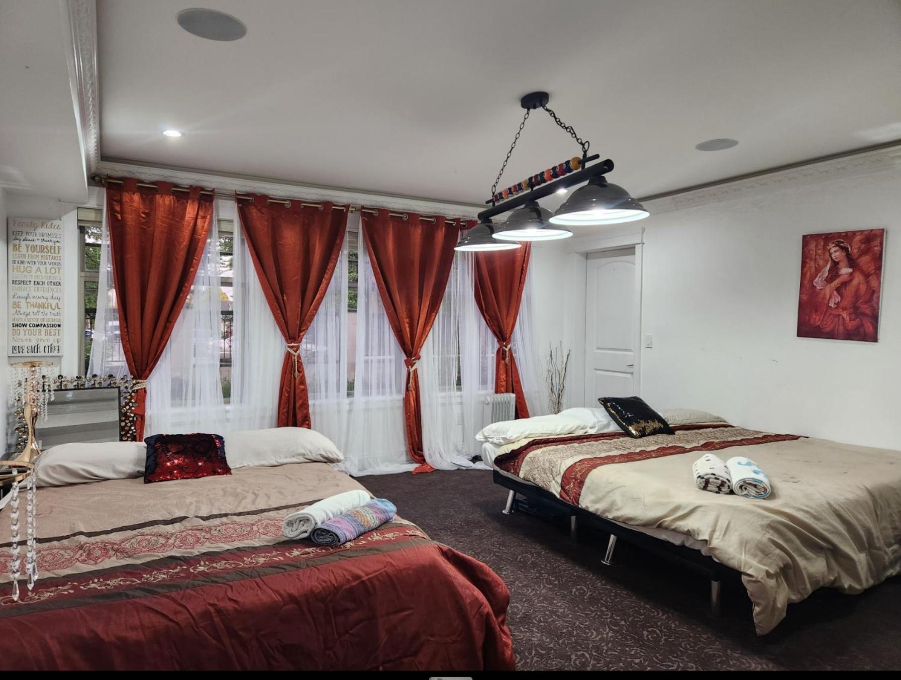 Empress Madani Palace Hotel Суррей Экстерьер фото