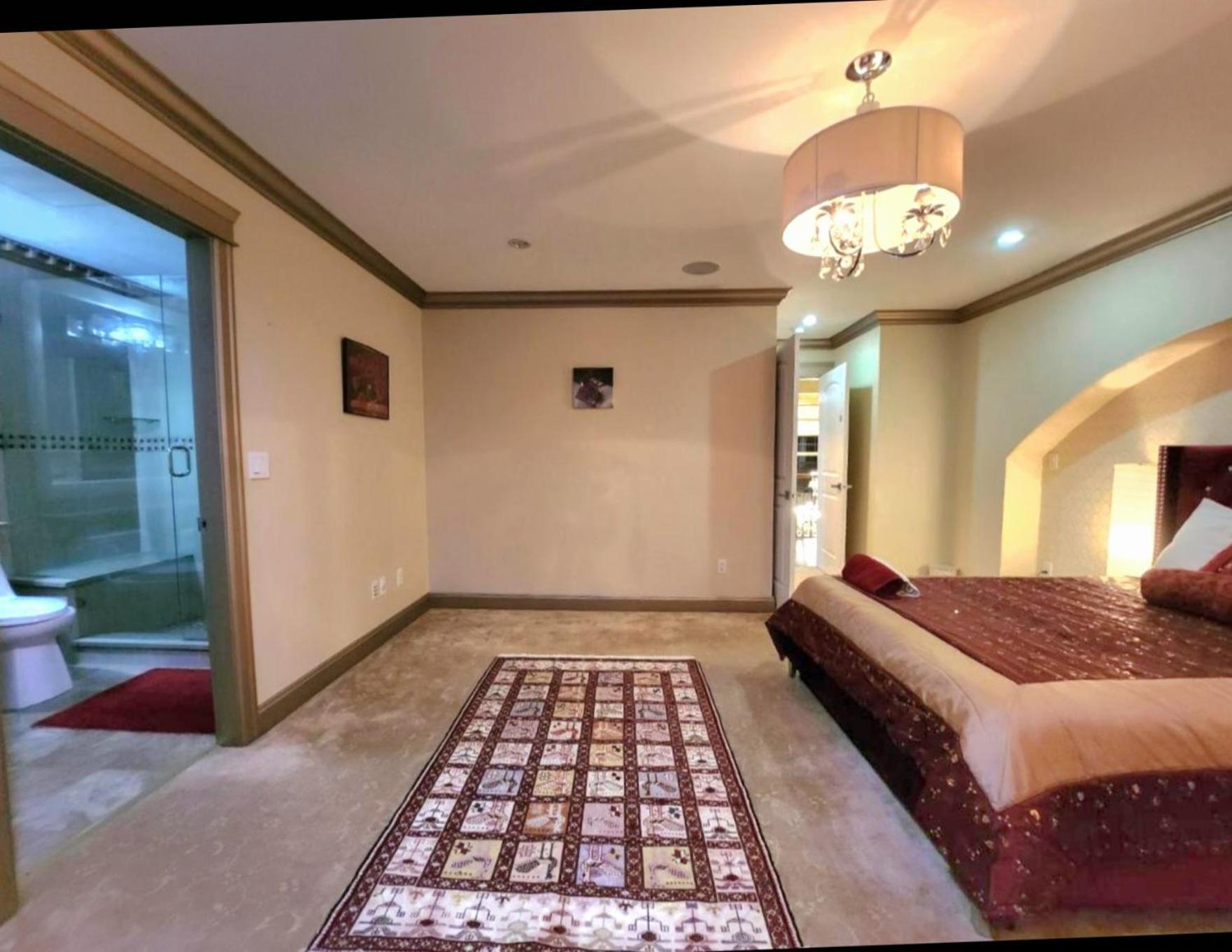 Empress Madani Palace Hotel Суррей Экстерьер фото